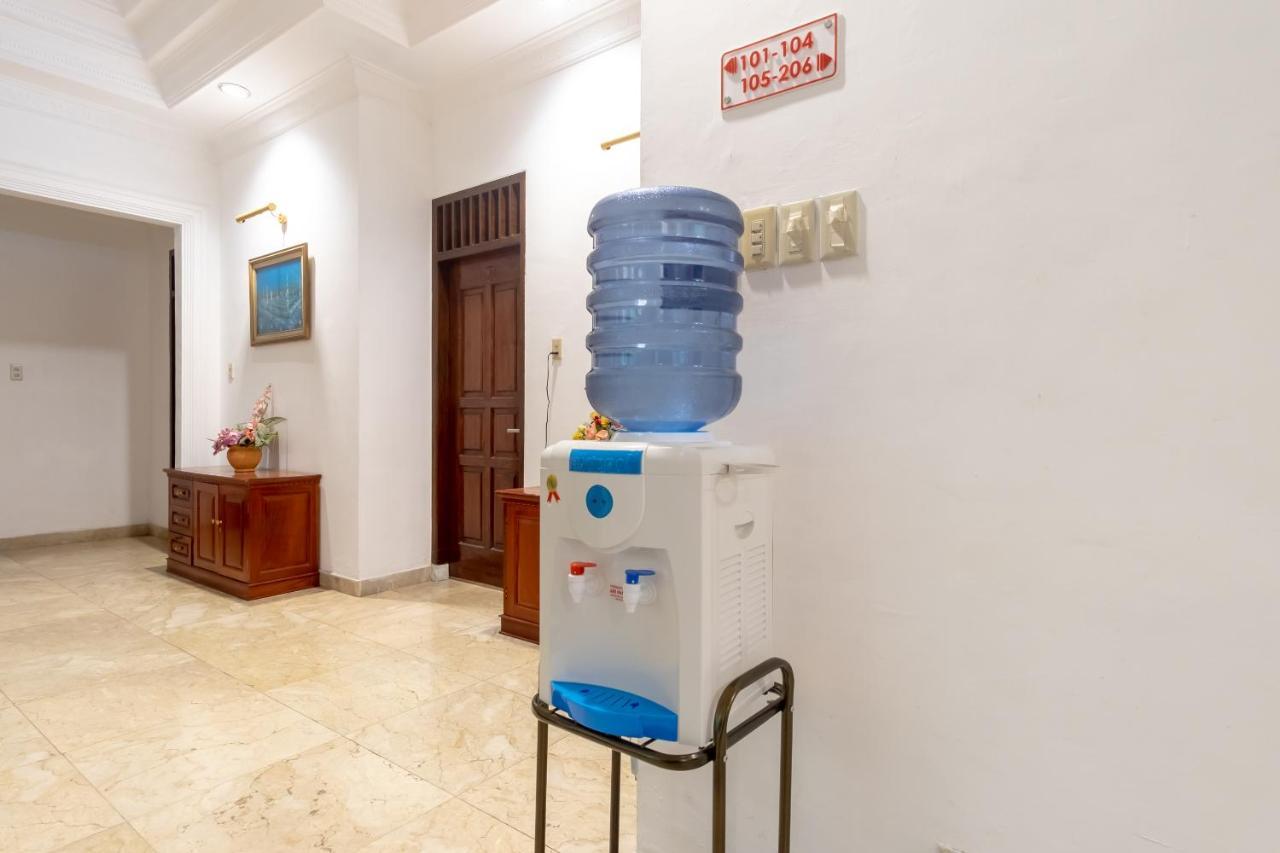 Отель Oyo Living 2843 Raz House Syariah Медан Экстерьер фото