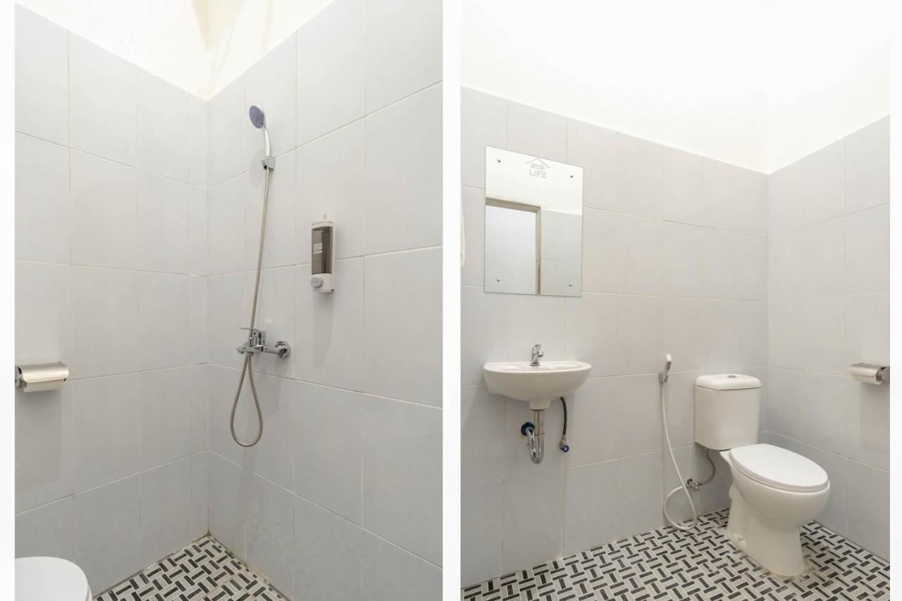 Отель Oyo Living 2843 Raz House Syariah Медан Экстерьер фото